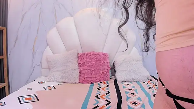 Snapshot of Nicol_Chang chatting on 10-28-25, 08:11 Nicol Chang online show from 10-28-25, 08:11