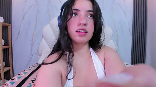 Snapshot of Nicol_Chang chatting on 10-29-25, 07:48 Nicol Chang online show from 10-29-25, 07:48