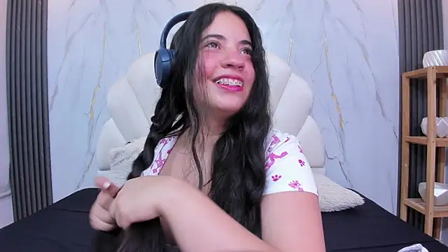 Snapshot of Nicol_Chang chatting on 11-06-25, 08:10 Nicol Chang online show from 11-06-25, 08:10