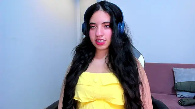 Snapshot of Nicol_Chang chatting on 11-14-25, 08:40 Nicol Chang online show from 11-14-25, 08:40