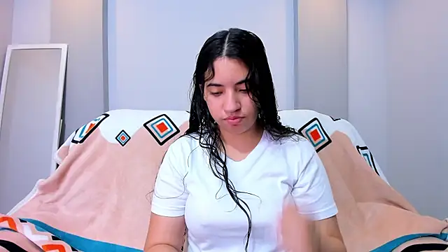 Snapshot of Nicol_Chang chatting on 11-21-25, 08:18 Nicol Chang online show from 11-21-25, 08:18