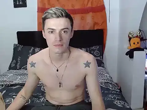 Snapshot of Ken_bigcock77 chatting on 11-29-25, 01:52 Ken bigcock77 online show from 11-29-25, 01:52