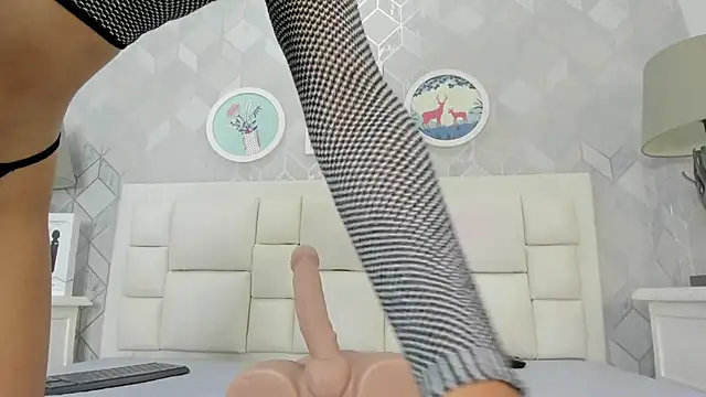 Snapshot of naia_cox chatting on 10-11-25, 03:50 naia cox online show from 10-11-25, 03:50