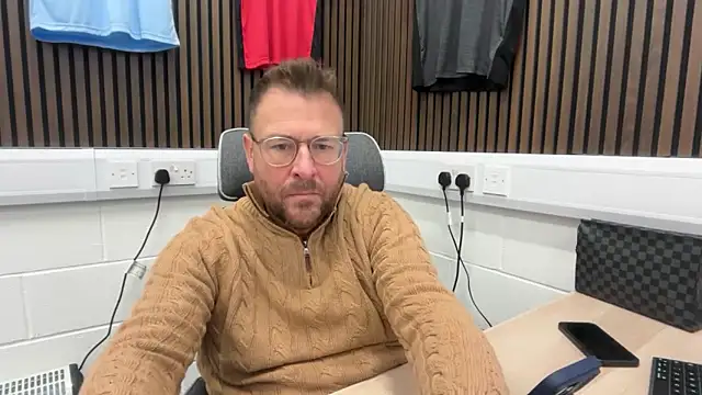 Snapshot of bilf1978 chatting on 02-13-26, 07:26 bilf1978 online show from 02-13-26, 07:26