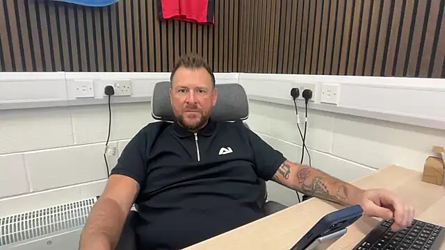 Snapshot of bilf1978 chatting on 02-25-26, 07:40 bilf1978 online show from 02-25-26, 07:40