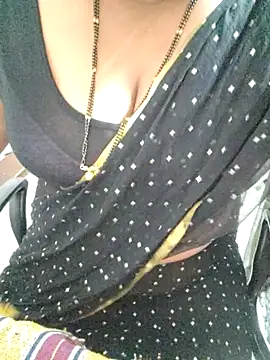 Snapshot of Tamil-rami chatting on 09-26-25, 04:55 Tamil-rami online show from 09-26-25, 04:55