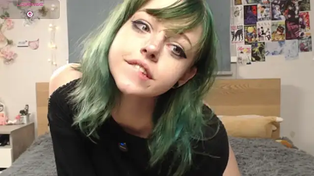 Snapshot of triplebakaaa chatting on 10-05-25, 10:51 triplebakaaa online show from 10-05-25, 10:51