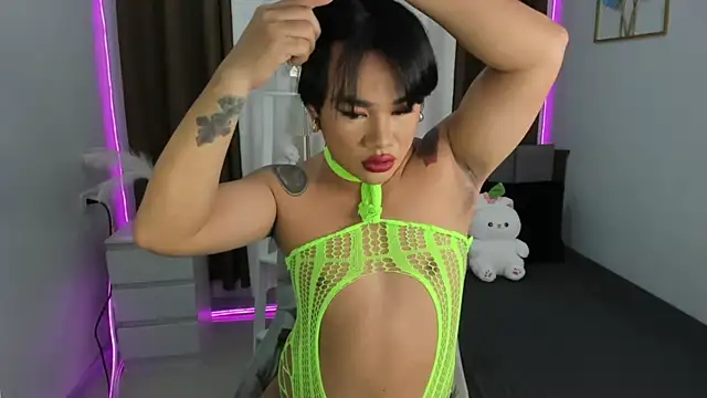 Malia Nicole online show from 09-22-25, 04:20