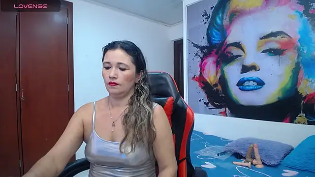 Snapshot of noelia_milf19 chatting on 07-08-26, 05:50 noelia milf19 online show from 07-08-26, 05:50