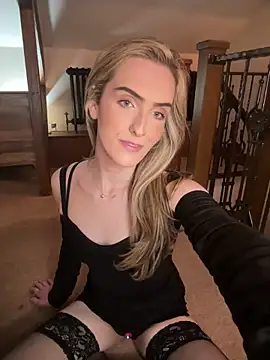 Snapshot of Dorinda_23X chatting on 11-11-25, 01:33 Dorinda 23X online show from 11-11-25, 01:33