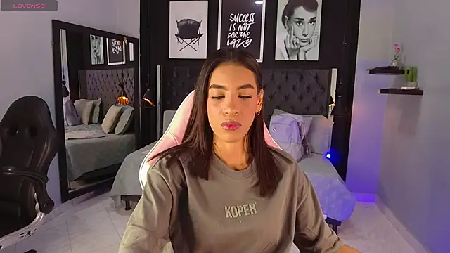 kitty collins  online show from 12-14-25, 11:37