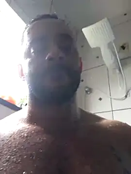 Snapshot of theferreira13 chatting on 04-05-26, 03:53 theferreira13 online show from 04-05-26, 03:53