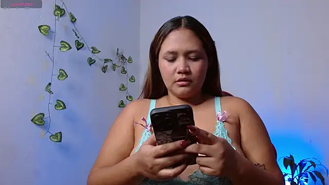 isa salvatore  online show from 09-12-25, 06:08