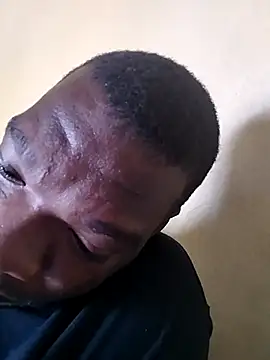 Snapshot of TmanZim2025 chatting on 12-15-25, 11:14 TmanZim2025 online show from 12-15-25, 11:14