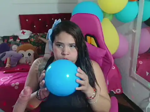 Snapshot of rous-kinky chatting on 11-19-25, 03:34 rous-kinky online show from 11-19-25, 03:34