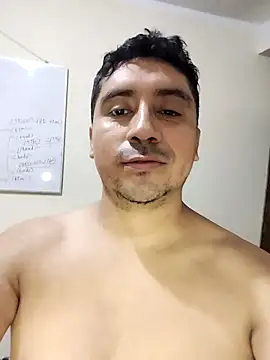 Snapshot of AntonioFit chatting on 09-25-25, 05:22 AntonioFit online show from 09-25-25, 05:22