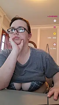 Snapshot of queenpeaches121 chatting on 04-02-26, 11:30 queenpeaches121 online show from 04-02-26, 11:30