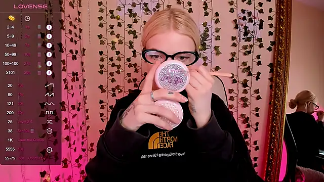 AnyaTaylor  online show from 02-25-26, 02:21