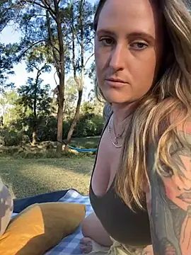 Snapshot of OdetteDelane chatting on 10-08-25, 07:17 OdetteDelane online show from 10-08-25, 07:17