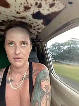 Snapshot of OdetteDelane chatting on 10-10-25, 06:34 OdetteDelane online show from 10-10-25, 06:34