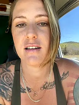 Snapshot of OdetteDelane chatting on 10-21-25, 02:34 OdetteDelane online show from 10-21-25, 02:34