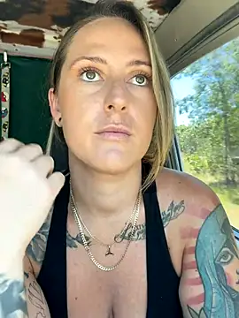 Snapshot of OdetteDelane chatting on 10-23-25, 03:28 OdetteDelane online show from 10-23-25, 03:28