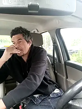 Snapshot of twitshe chatting on 10-10-25, 08:35 twitshe online show from 10-10-25, 08:35