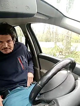 Snapshot of twitshe chatting on 11-01-25, 01:46 twitshe online show from 11-01-25, 01:46