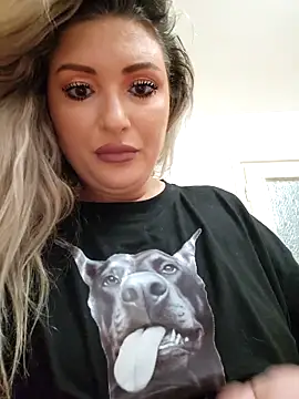 Snapshot of Blondie_Sasha chatting on 11-07-25, 08:09 Blondie Sasha online show from 11-07-25, 08:09