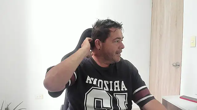 Snapshot of massimo_dannger chatting on 10-30-25, 03:57 massimo dannger online show from 10-30-25, 03:57