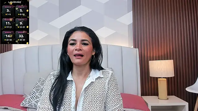 Snapshot of Mommy_Naughty chatting on 02-17-26, 11:18 Mommy Naughty online show from 02-17-26, 11:18