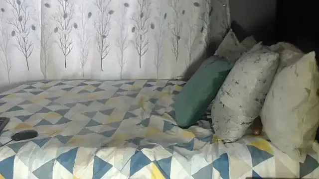 Snapshot of SEXYHUGEASS21 chatting on 10-02-25, 06:42 SEXYHUGEASS21 online show from 10-02-25, 06:42