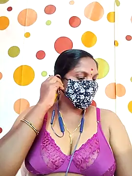 Snapshot of Tamil_Abinaya chatting on 10-08-25, 05:38 Tamil Abinaya online show from 10-08-25, 05:38