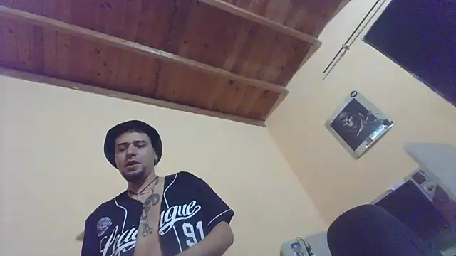 Snapshot of Juuaanp3 chatting on 11-05-25, 11:16 Juuaanp3 online show from 11-05-25, 11:16