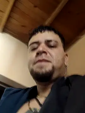 Snapshot of Juuaanp3 chatting on 12-15-25, 02:32 Juuaanp3 online show from 12-15-25, 02:32