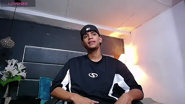 jhos padill online show from 11-22-25, 01:43