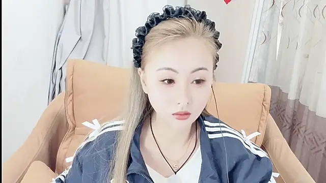 Snapshot of AUTUMN_1 chatting on 03-28-26, 05:07 AUTUMN 1 online show from 03-28-26, 05:07