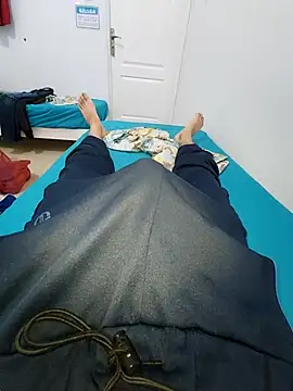 Snapshot of RaoufDz17cm chatting on 10-17-25, 07:16 RaoufDz17cm online show from 10-17-25, 07:16