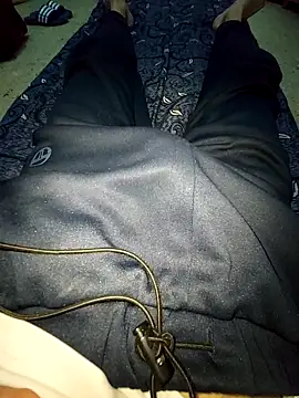 Snapshot of RaoufDz17cm chatting on 10-27-25, 01:09 RaoufDz17cm online show from 10-27-25, 01:09