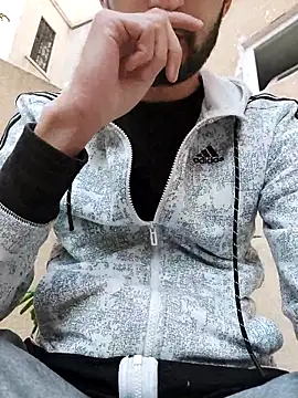 Snapshot of RaoufDz17cm chatting on 11-19-25, 03:56 RaoufDz17cm online show from 11-19-25, 03:56