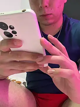 Snapshot of Axel_es chatting on 02-05-26, 12:37 Axel es online show from 02-05-26, 12:37