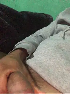 Snapshot of carlo20n chatting on 10-15-25, 09:53 carlo20n online show from 10-15-25, 09:53