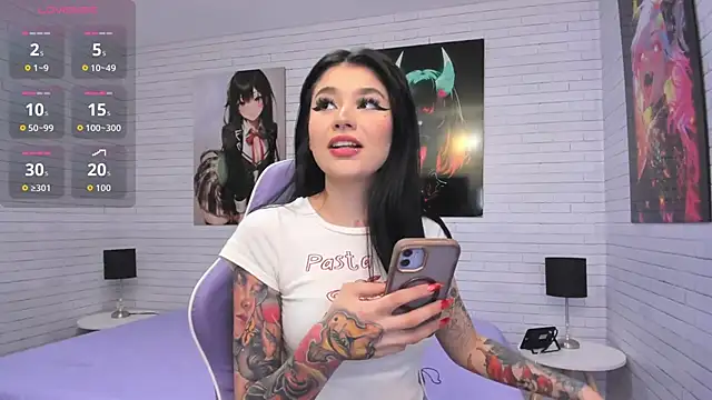 Snapshot of BellaClarck chatting on 09-16-25, 03:29 BellaClarck online show from 09-16-25, 03:29