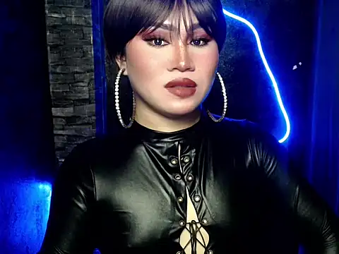 Snapshot of pretty_lassy chatting on 10-17-25, 06:49 pretty lassy online show from 10-17-25, 06:49