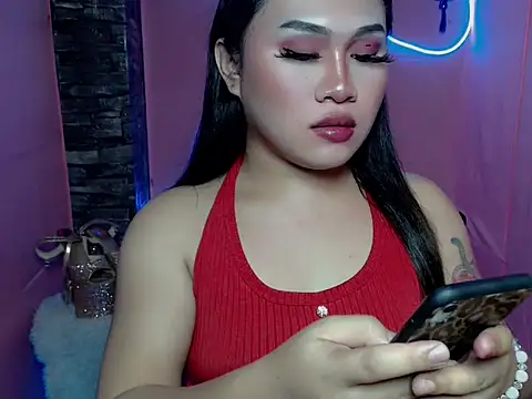 Snapshot of pretty_lassy chatting on 11-19-25, 02:06 pretty lassy online show from 11-19-25, 02:06