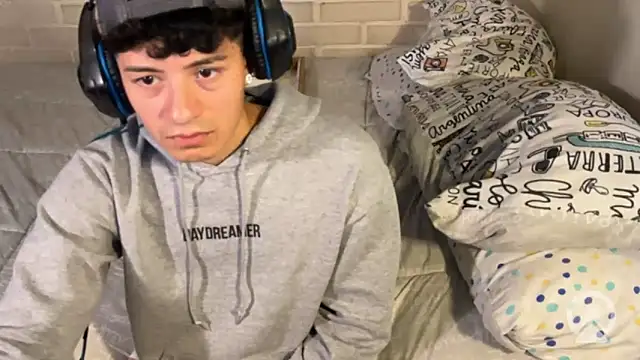 feeelipe2007 online show from 02-15-26, 07:21