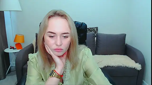 LiluMoon   online show from 05-17-26, 11:17