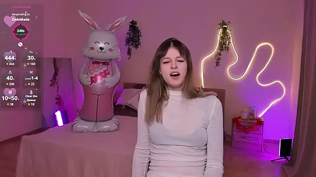 Lisa Blossom online show from 04-06-26, 06:14