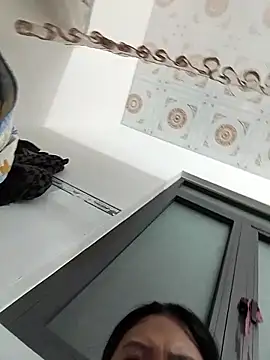 Snapshot of Sexyladzy chatting on 09-16-25, 05:25 Sexyladzy online show from 09-16-25, 05:25