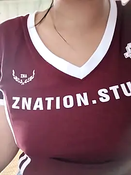 Snapshot of Sexyladzy chatting on 09-17-25, 06:48 Sexyladzy online show from 09-17-25, 06:48